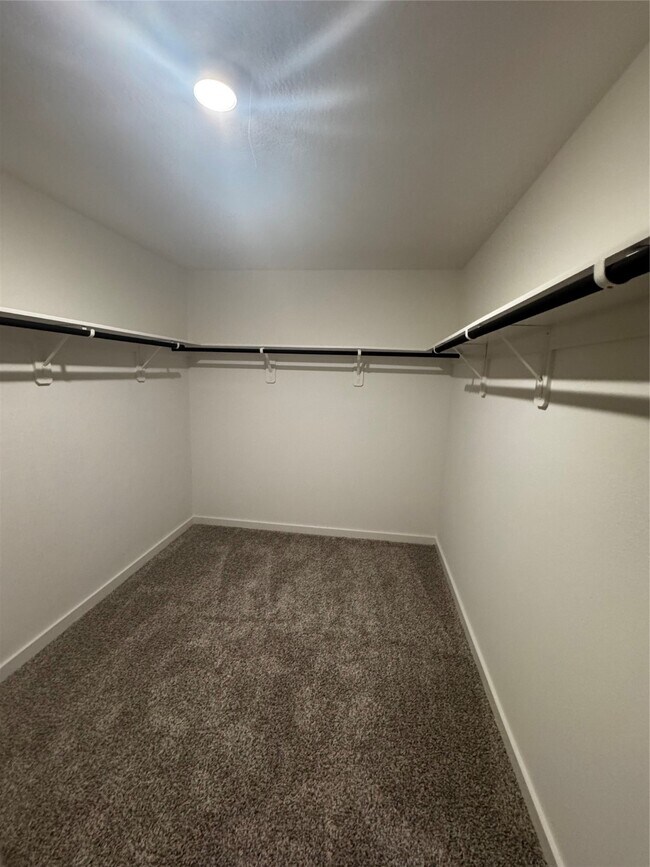 Foto del edificio - 6107 Jasper Hl Dr