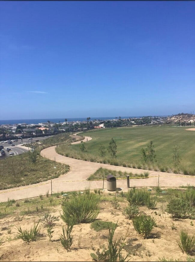 Building Photo - 854 Halyard