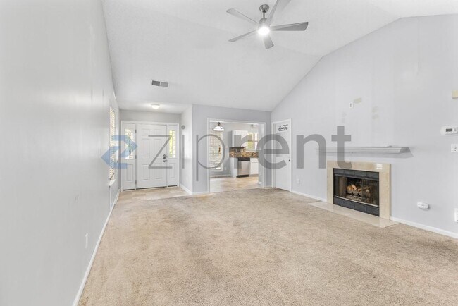 Foto del edificio - 922 Treasure Pl SW