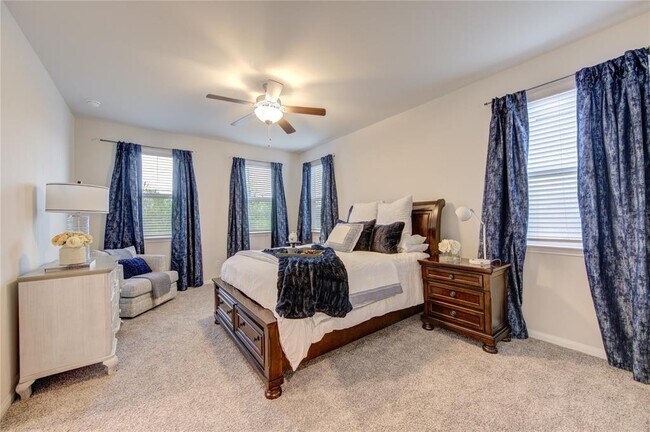 Foto del edificio - 9834 Rugged Oaks Dr