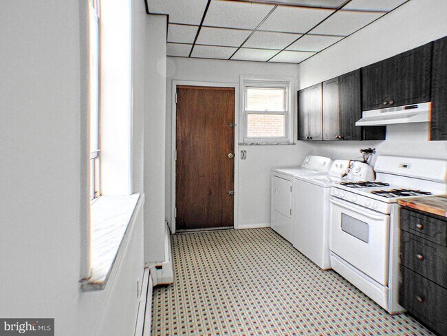 Foto del edificio - 1325 W Porter St