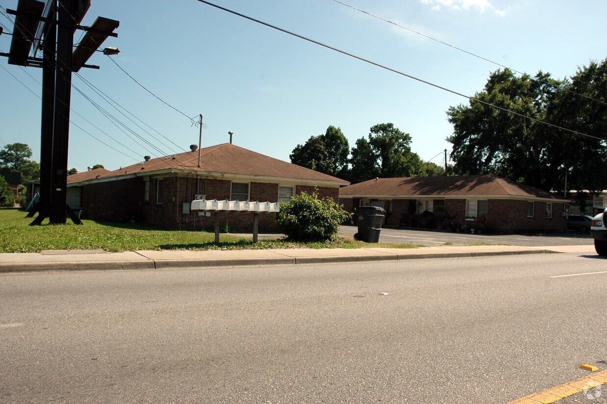 Foto principal - W Montague Ave