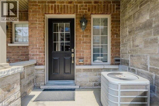 Photo du bâtiment - 83 Plains Rd E