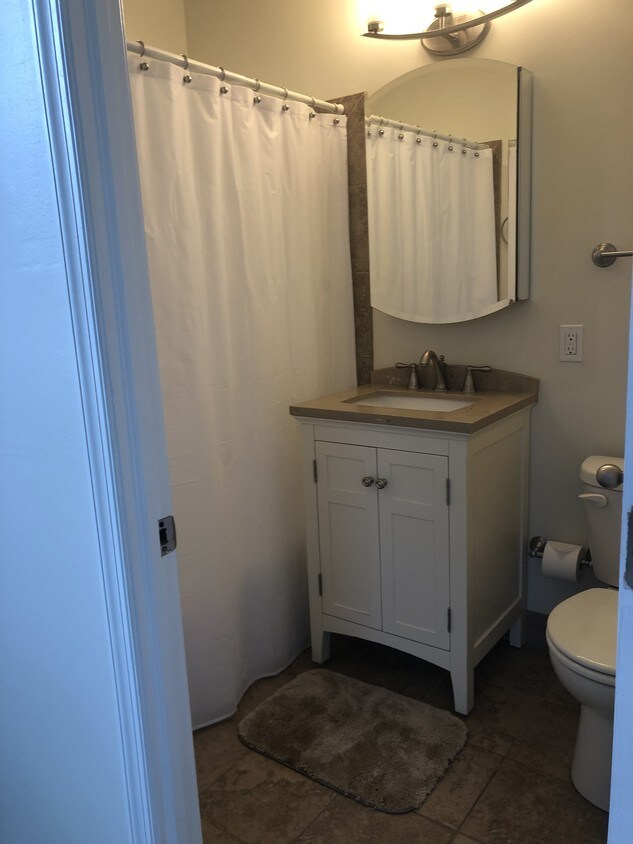 Bathroom - 1636 S Front St