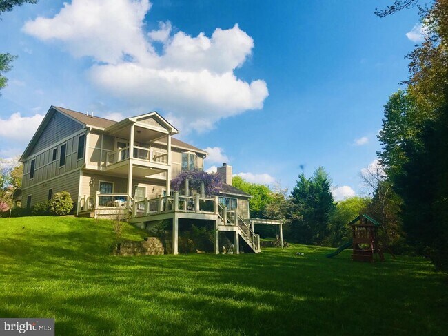 Foto del edificio - 9806 Kohoutek Ct