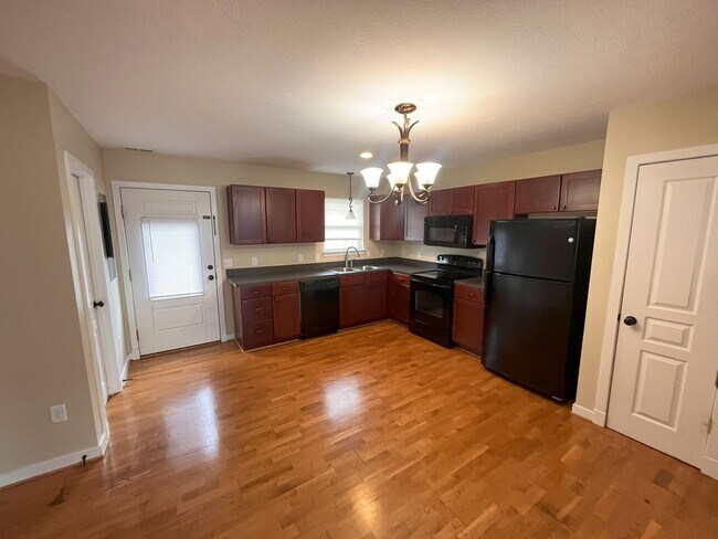 Foto del edificio - End Unit 3 Bedroom Townhouse in Harrisonburg