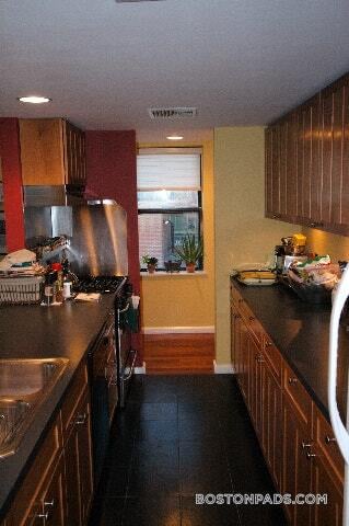 Primary Photo - 197 Sidney St