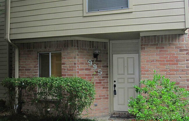 Building Photo - 995 Memorial Village Dr