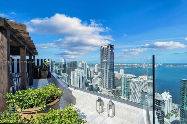 Foto del edificio - 1300 S Miami Ave