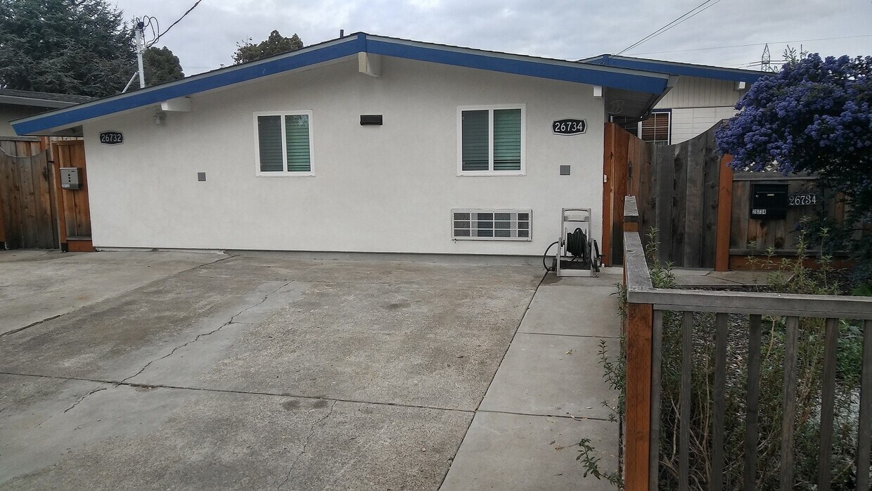 Foto principal - Brand new in law/studio unit with private ...