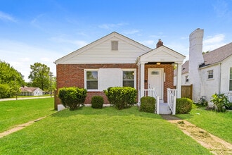 Building Photo - 6704 Etzel Ave