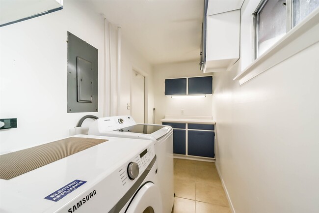 Foto del edificio - 1413 Ramada Dr