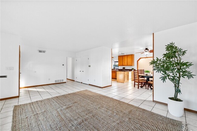 Foto del edificio - 6682 Alexandria Dr