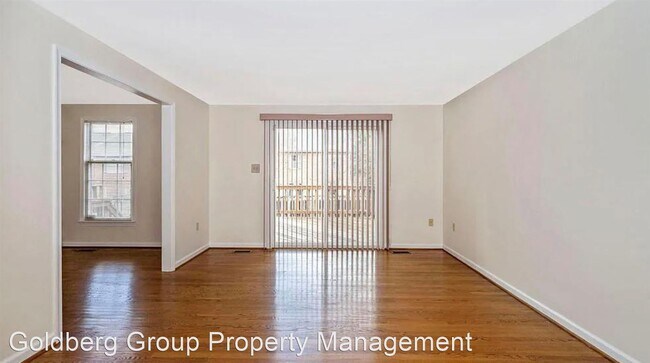Building Photo - 4 br, 3.5 bath House - Thrush Court 7983 T...