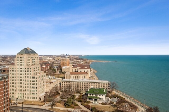 Foto del edificio - 6325 N Sheridan Rd