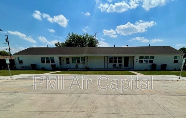 Foto del edificio - 6427 E Cottonwood Ln