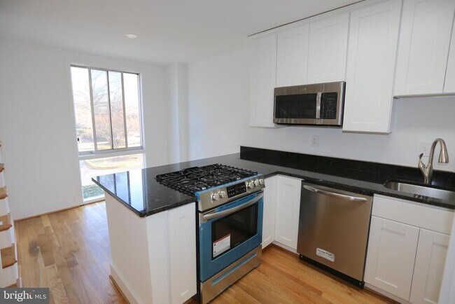 Foto del edificio - 861 3rd St NW