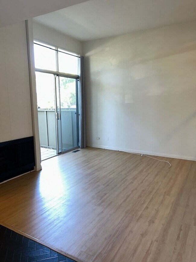 Foto del edificio - Townhouse  3+2.5