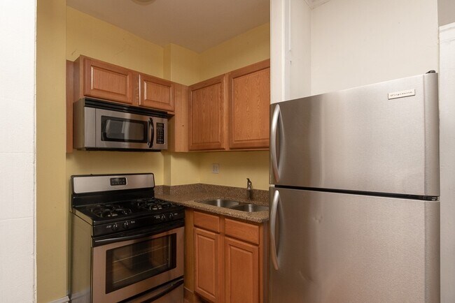 Foto del edificio - 728 W Addison St
