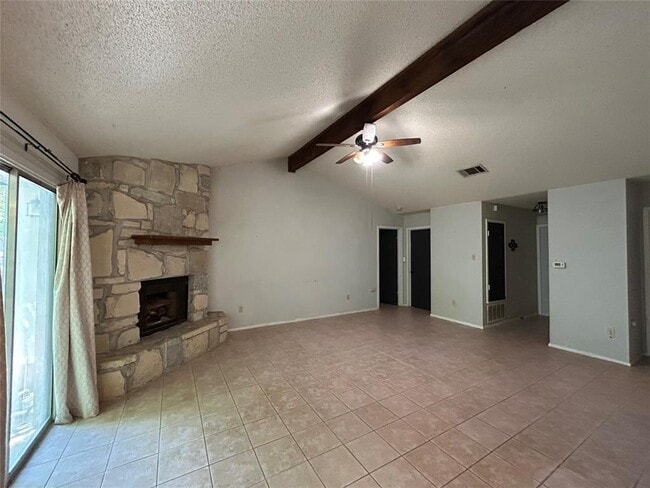 Foto del edificio - 7316 Lake Charles Dr