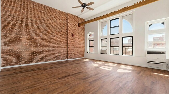 Foto del edificio - 307 W 121st St