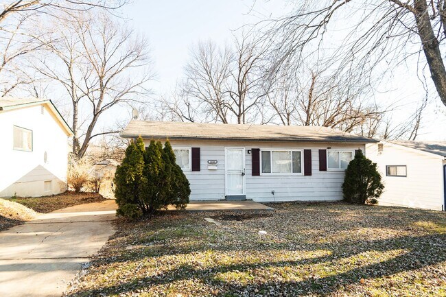 Comfortable 3 Bedroom 1 Bathroom Home - Comfortable 3 Bedroom 1 Bathroom Home