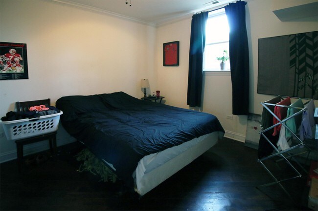 Foto del edificio - 3326 W Cortland St