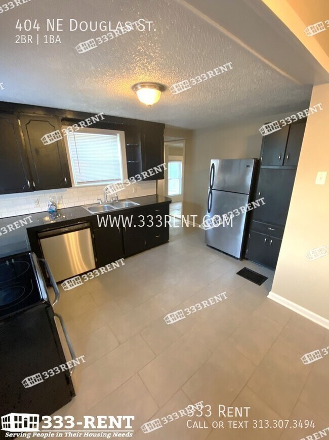 Foto del edificio - 404 NE Douglas St