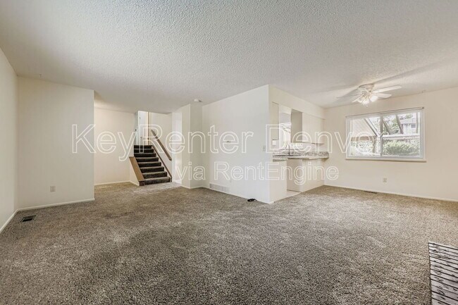 Foto del edificio - 1243 S Johnson Way