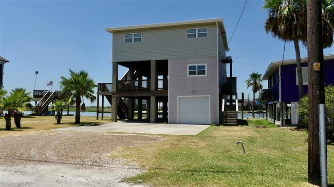 Foto del edificio - 58 Lakeside Dr
