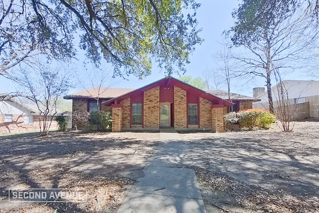 Building Photo - 160 Crestwood Blvd