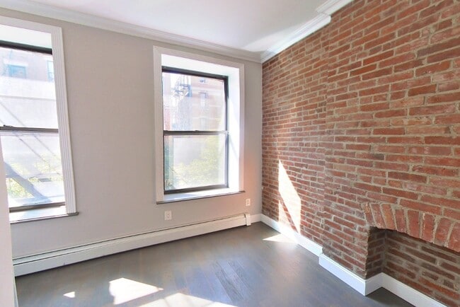Building Photo - 15 W 103rd St