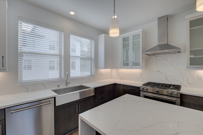 Building Photo - 6683 135th Ct SE