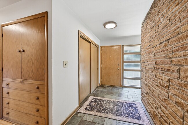 Foto del edificio - 728 N 74th St