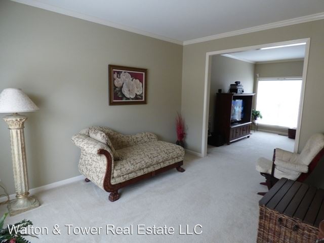 Building Photo - 2539 Oakleaf Cir