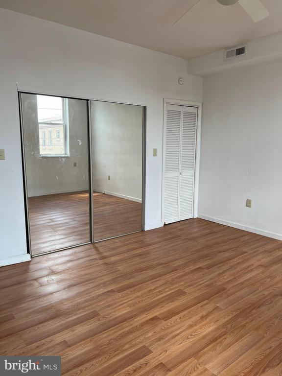 Building Photo - 1315 W Porter St