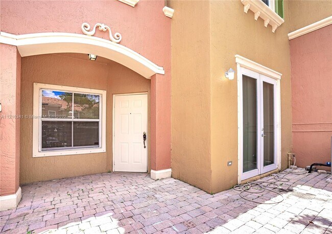 Foto del edificio - 10654 SW 7th St