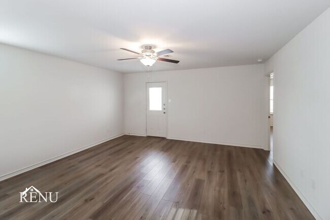 Foto del edificio - Coming Soon!