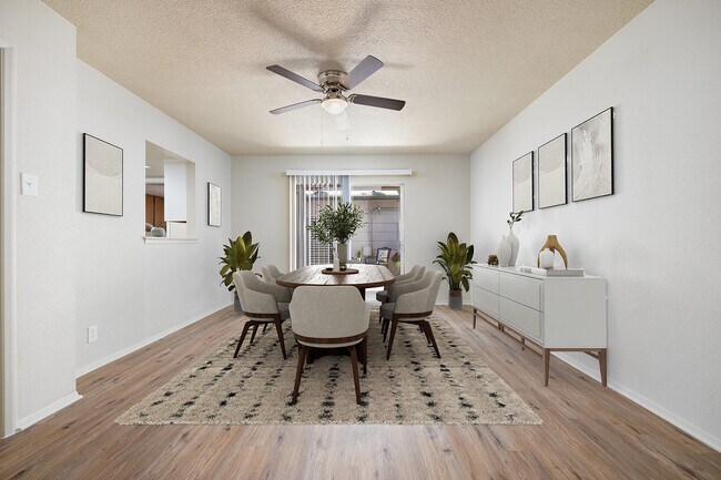 Foto del edificio - 1940 Leslie Dr