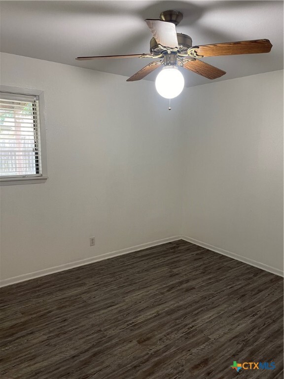 Building Photo - 218 Navajo Dr