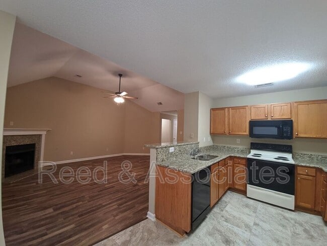 Building Photo - 1578 Far Dr