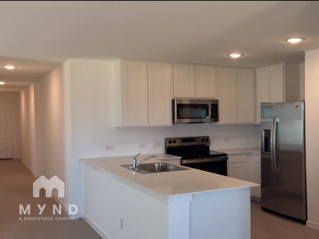 Building Photo - 328 Pacific Waters