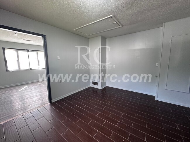 Building Photo - 1406 Grant-
