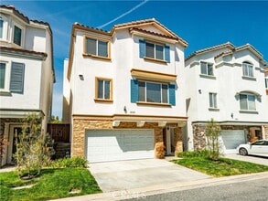 Building Photo - 2528 Plaza del Amo