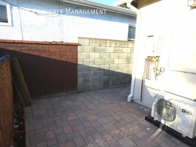 Foto del edificio - 3119 1/2 Doolittle Ave