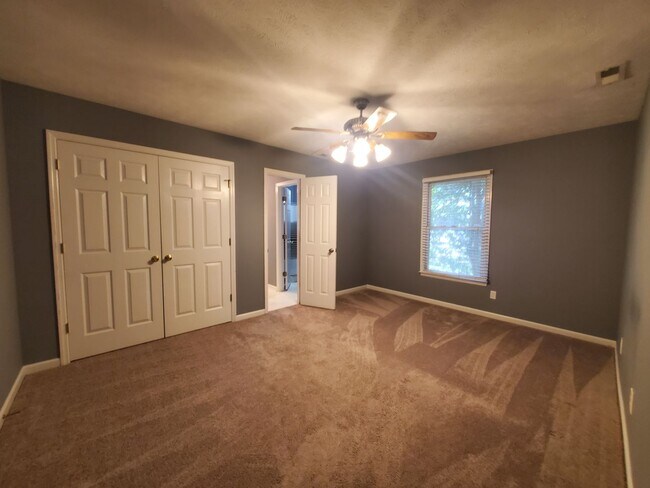 Foto del edificio - 7841 Gaelic Drive~ Springfield Crossing