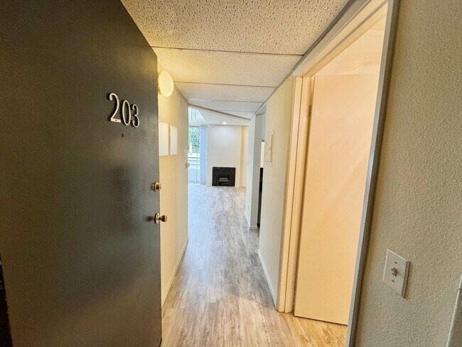 Foto del edificio - 3715 S Canfield Ave