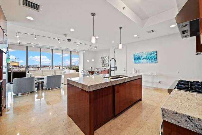Foto del edificio - 9705 Collins Ave