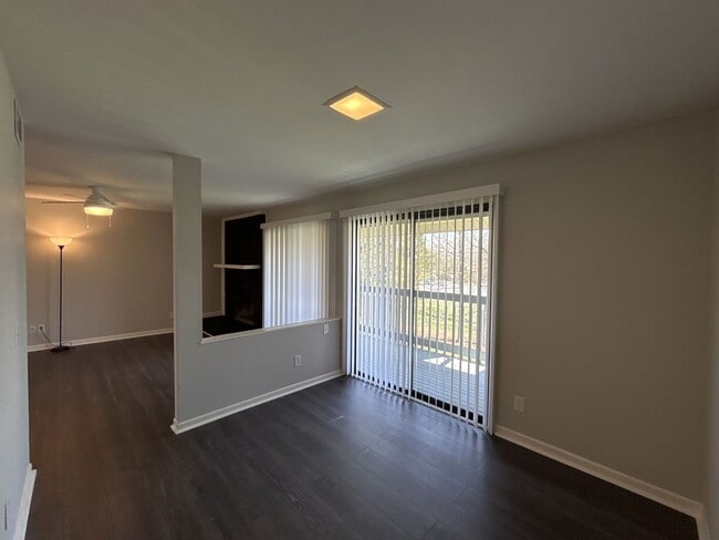 Building Photo - Beautiful 2/2 Condo in Carmel Village