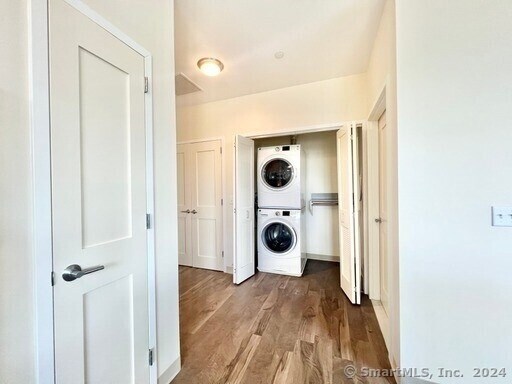 Foto del edificio - 215 Stillwater Ave